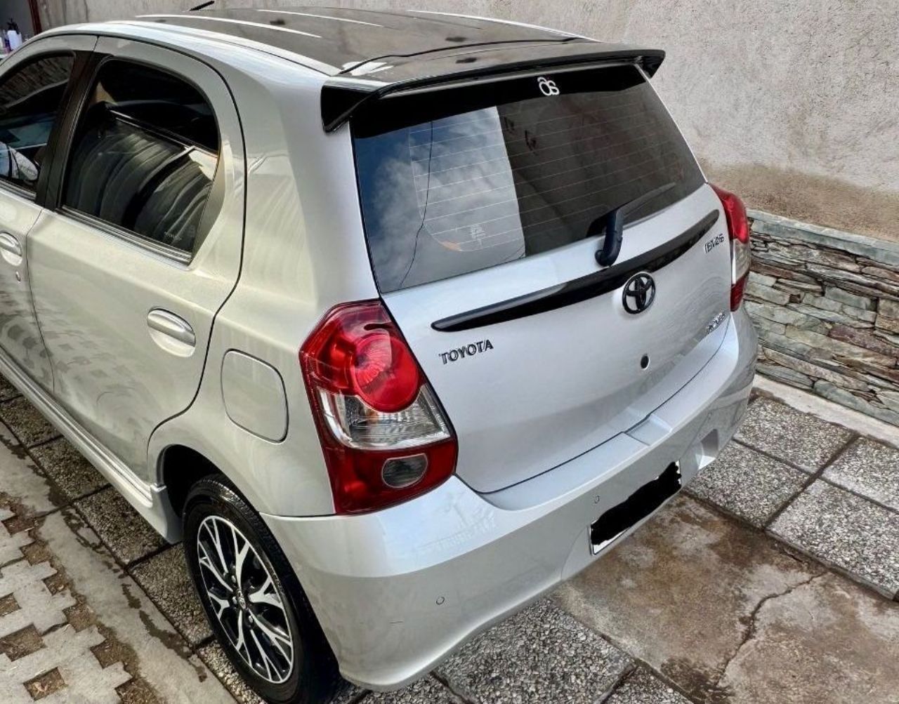 Toyota Etios Usado en Mendoza, deRuedas