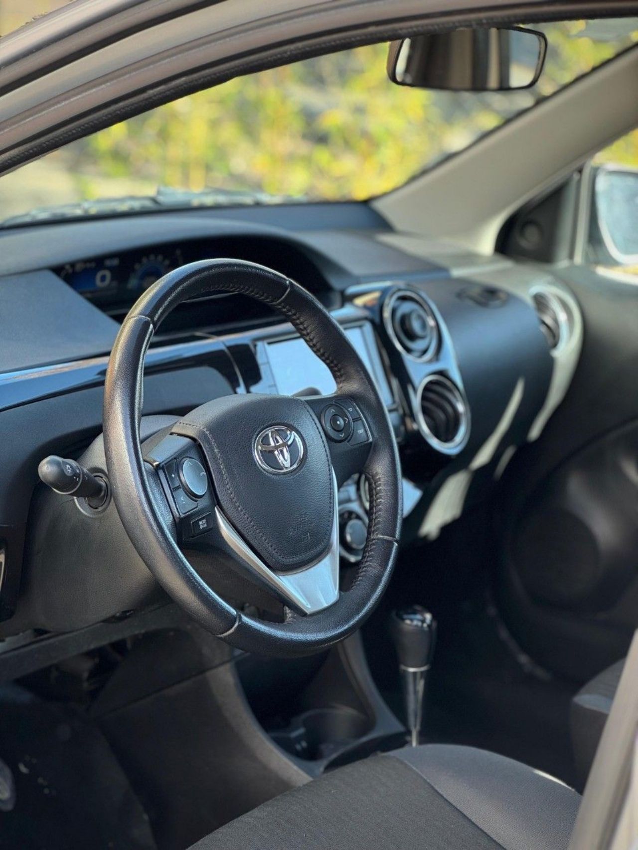 Toyota Etios Usado Financiado en Córdoba, deRuedas