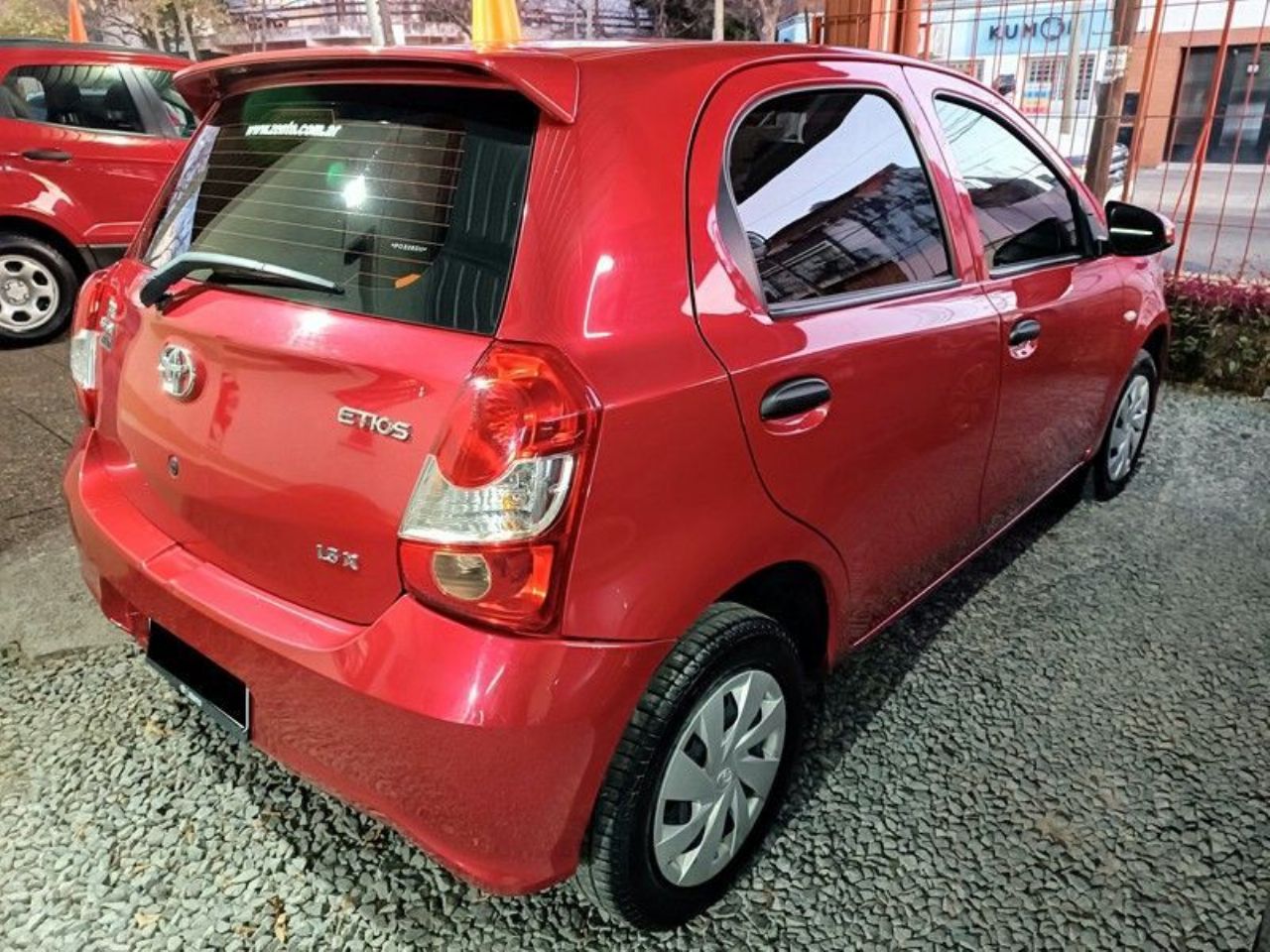 Toyota Etios Usado Financiado en Buenos Aires, deRuedas