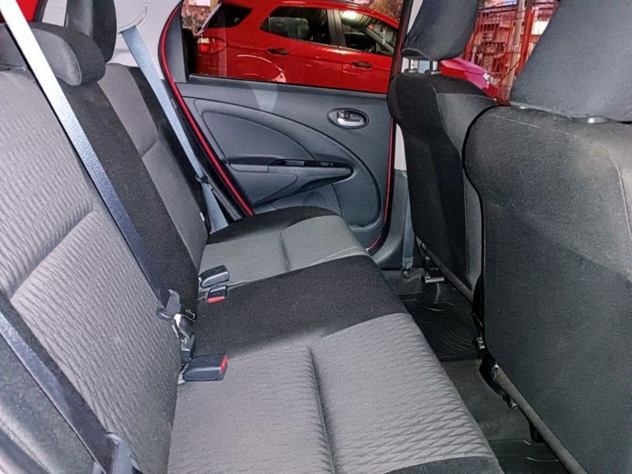 Toyota Etios Usado Financiado en Buenos Aires, deRuedas