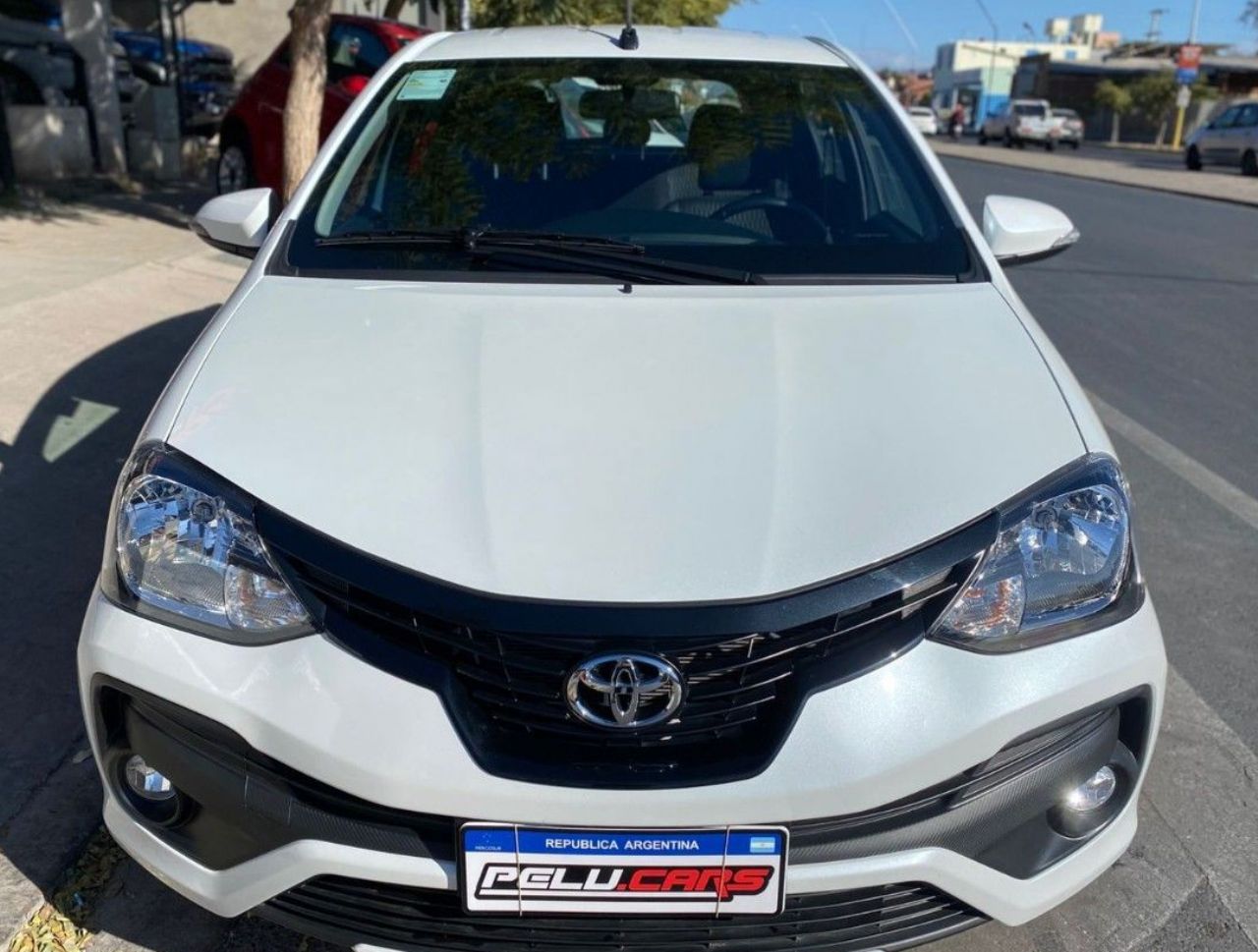 Toyota Etios Usado Financiado en San Juan, deRuedas