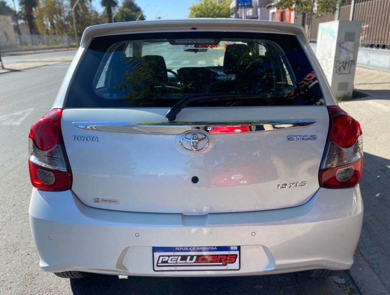 Toyota Etios Usado Financiado en San Juan, deRuedas