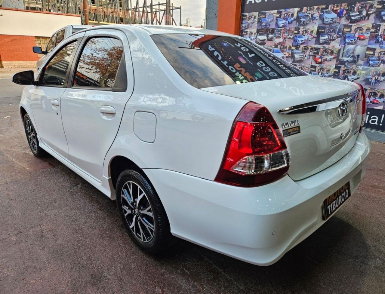 Toyota Etios Usado en Mendoza, deRuedas