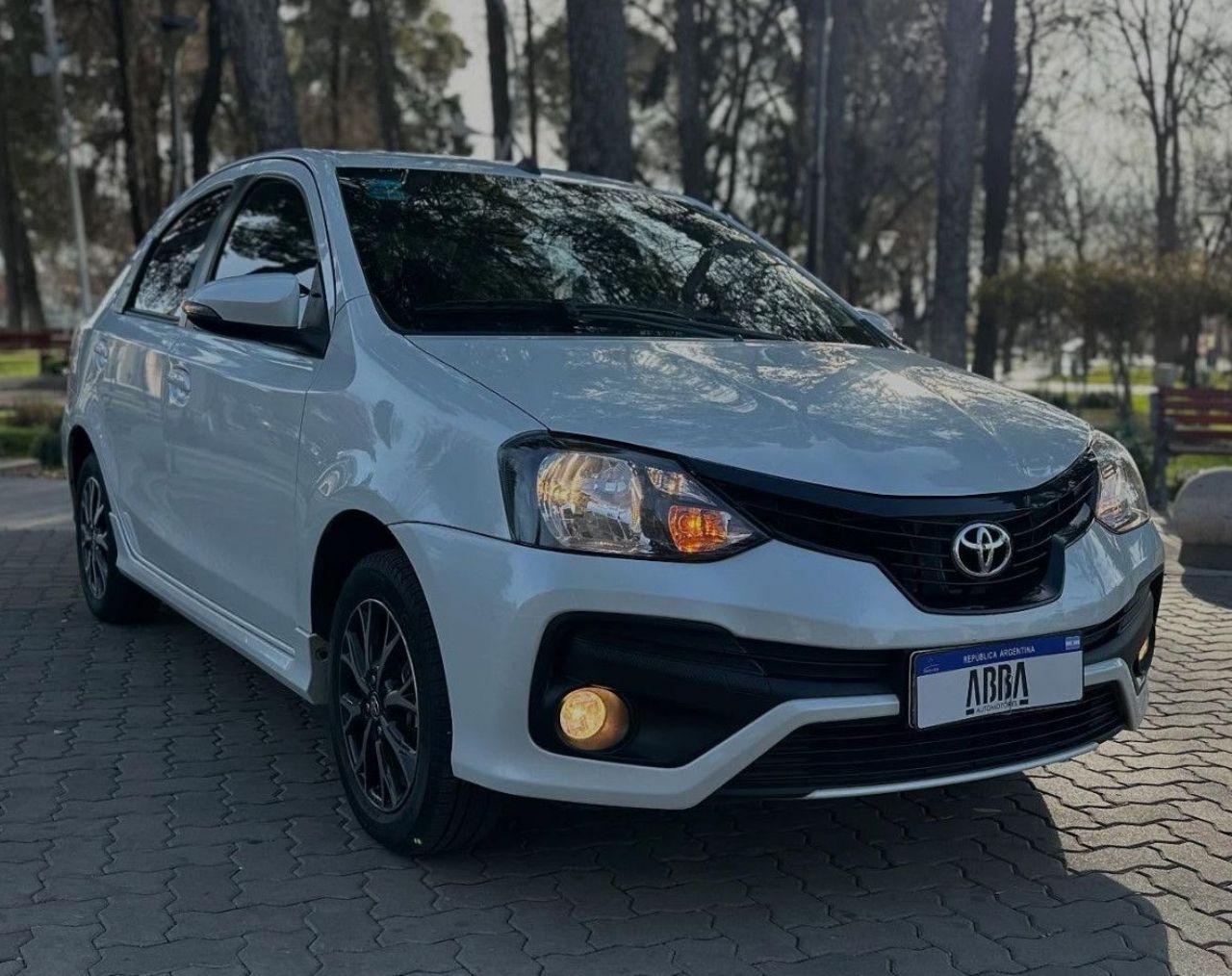 Toyota Etios Usado Financiado en Mendoza, deRuedas