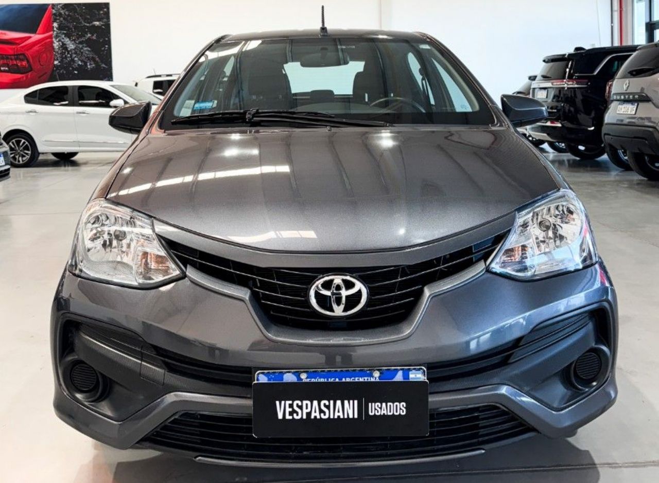 Toyota Etios Usado Financiado en Córdoba, deRuedas