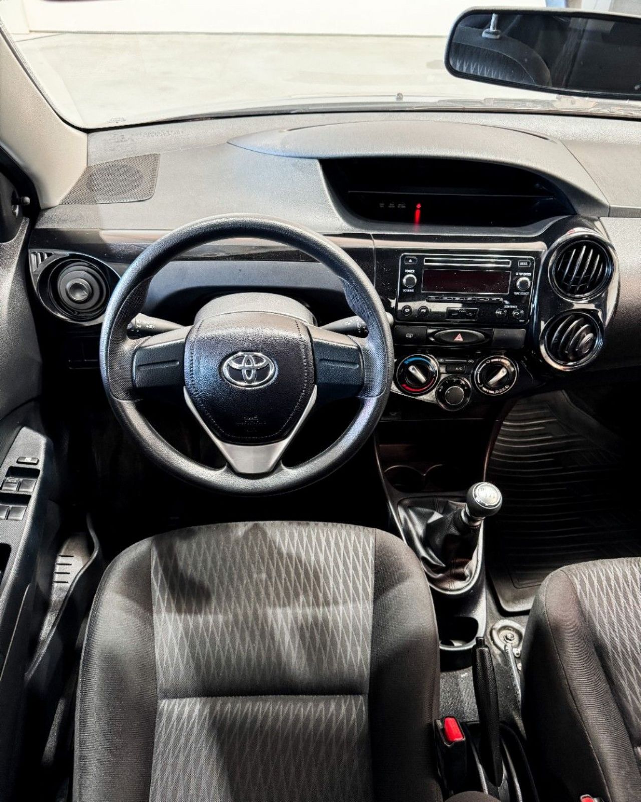 Toyota Etios Usado Financiado en Córdoba, deRuedas