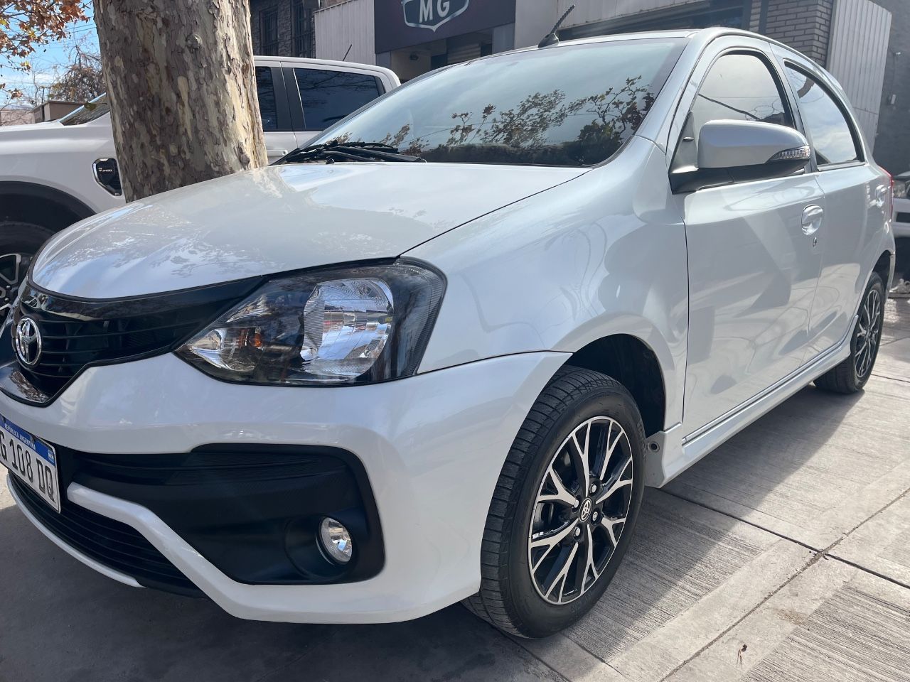Toyota Etios Usado Financiado en Mendoza, deRuedas