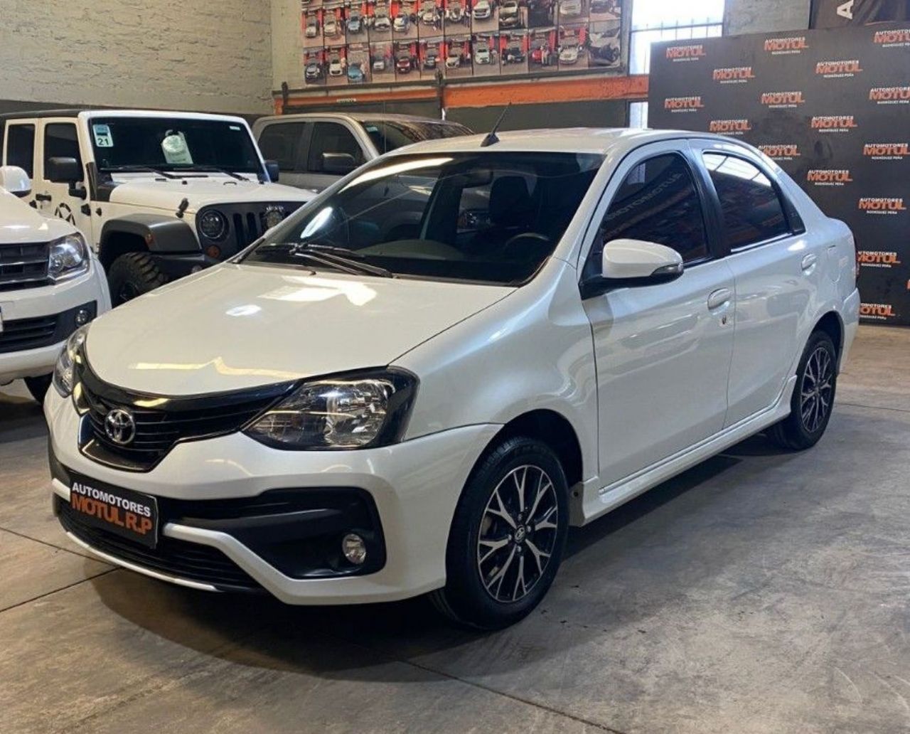 Toyota Etios Usado en Mendoza, deRuedas