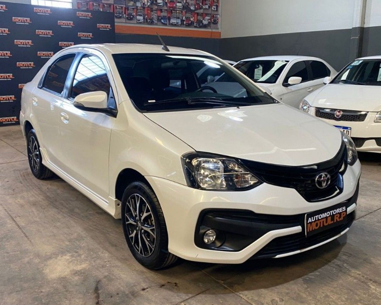 Toyota Etios Usado en Mendoza, deRuedas