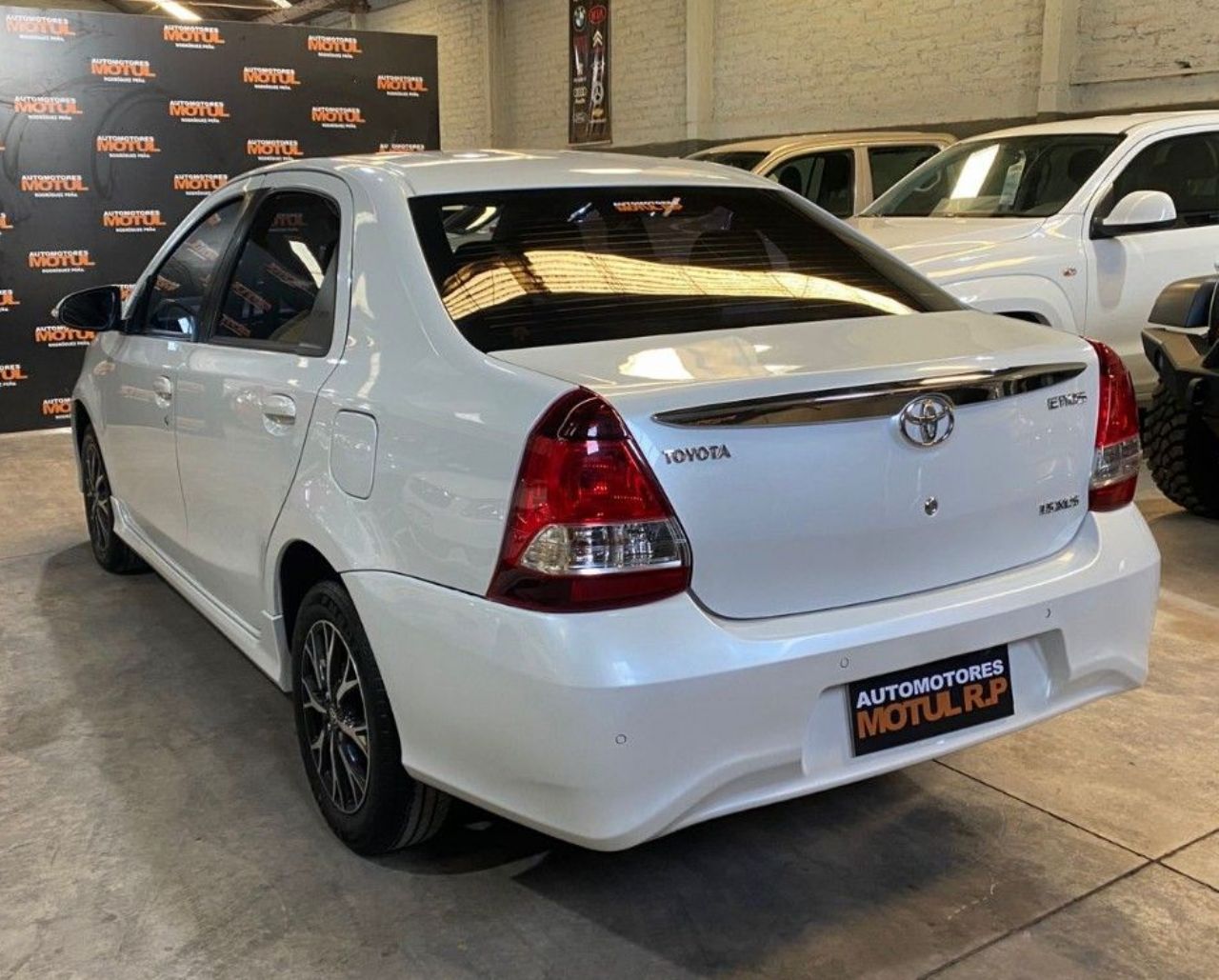 Toyota Etios Usado en Mendoza, deRuedas