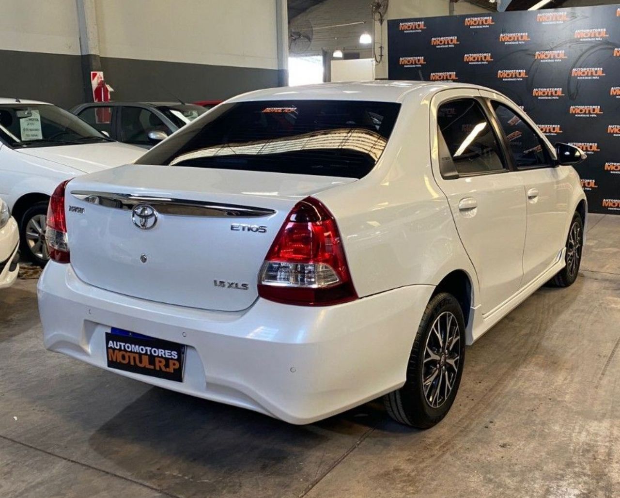 Toyota Etios Usado en Mendoza, deRuedas