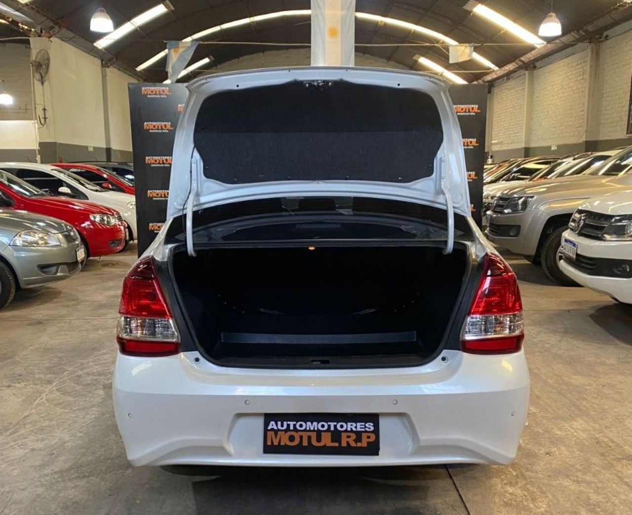 Toyota Etios Usado en Mendoza, deRuedas
