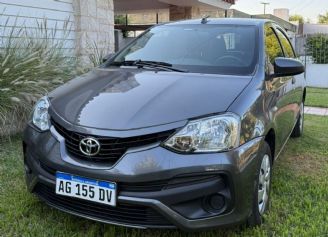 Toyota Etios Usado en Córdoba Financiado