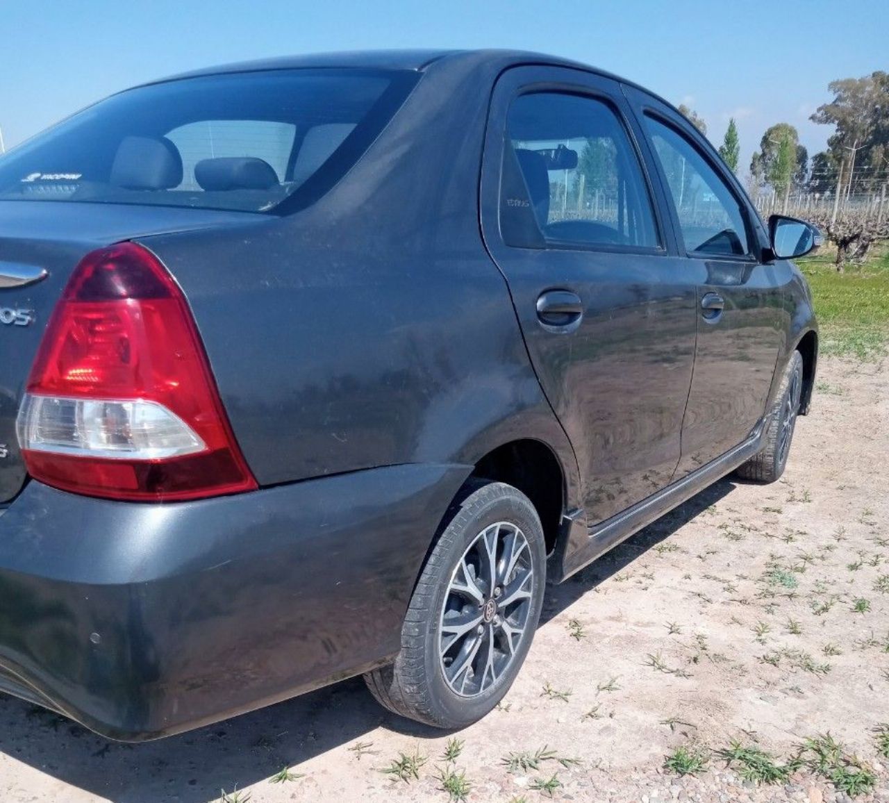 Toyota Etios Usado en Mendoza, deRuedas