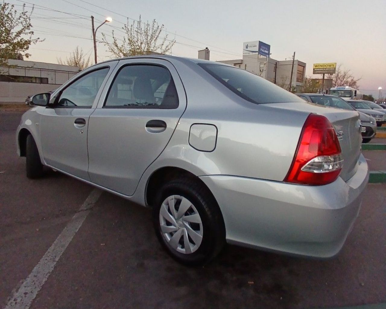 Toyota Etios Usado en Mendoza, deRuedas