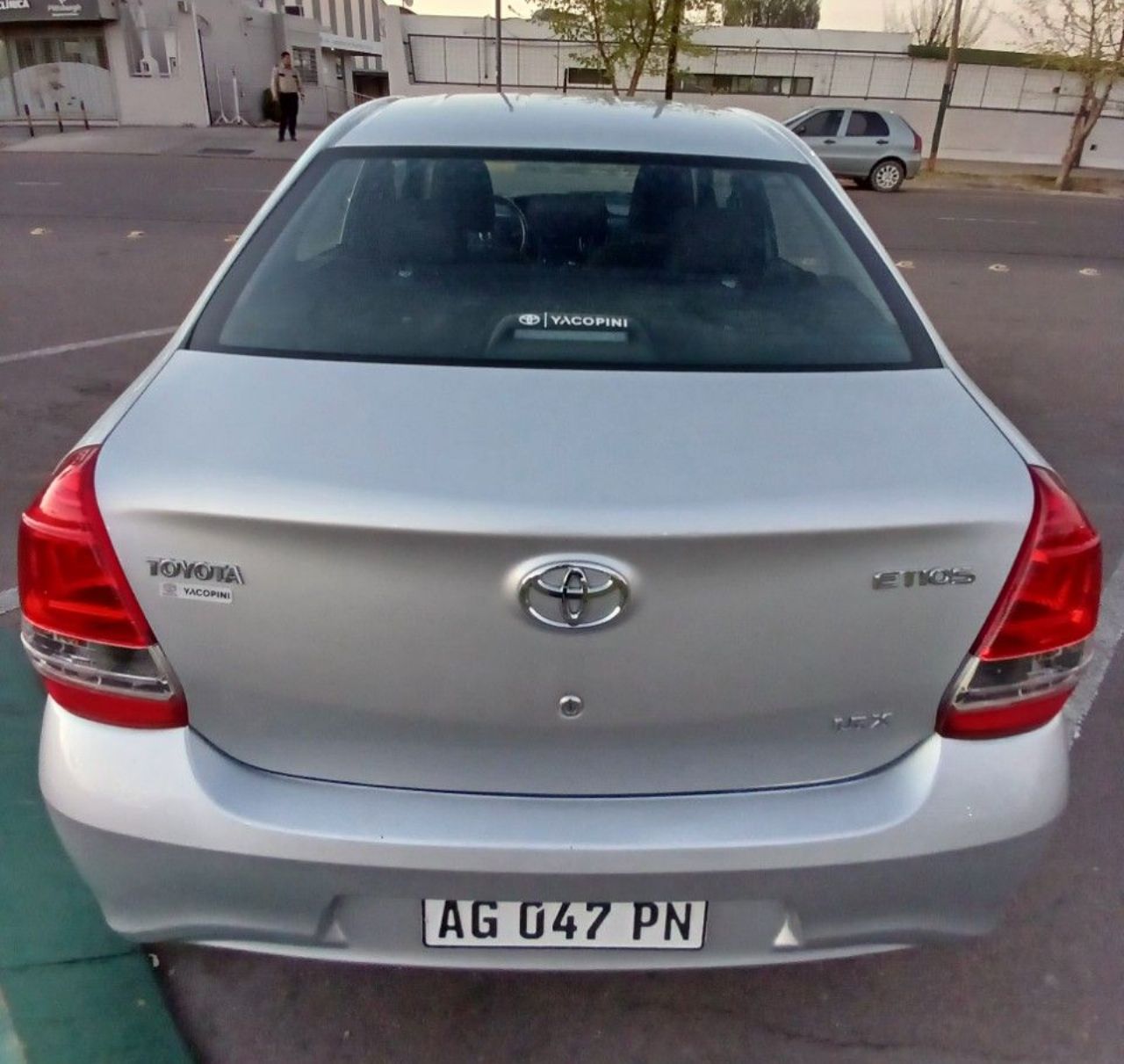 Toyota Etios Usado en Mendoza, deRuedas