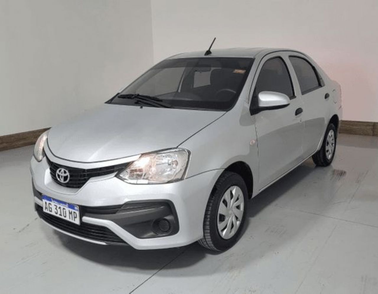 Toyota Etios Usado en Mendoza, deRuedas