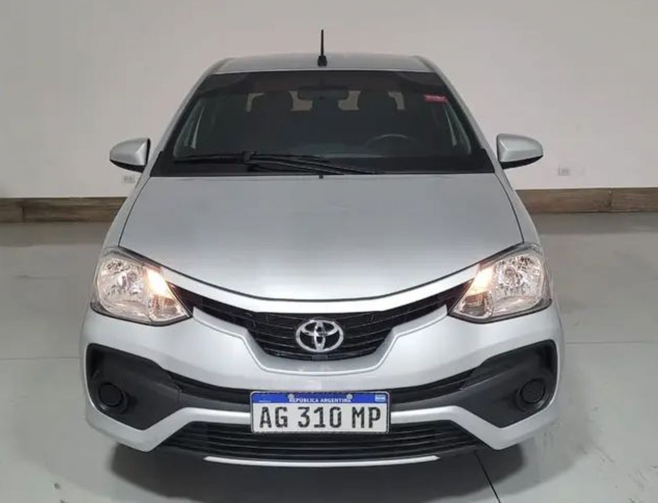 Toyota Etios Usado en Mendoza, deRuedas