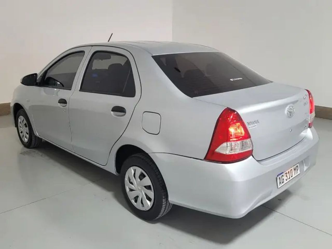 Toyota Etios Usado en Mendoza, deRuedas