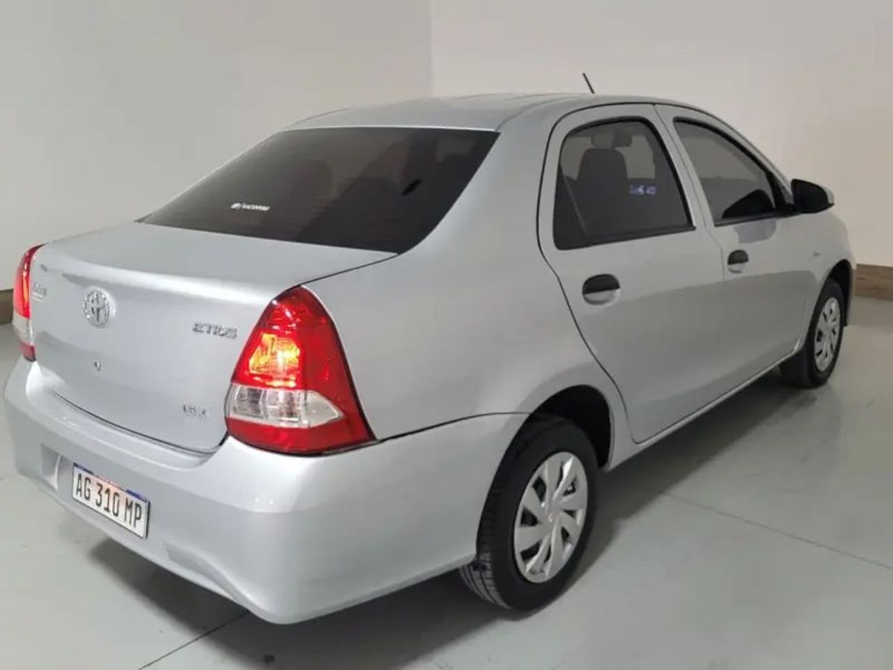 Toyota Etios Usado en Mendoza, deRuedas
