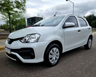 Toyota Etios Usado en Mendoza Financiado
