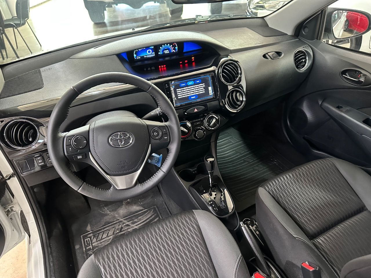 Toyota Etios Usado en Mendoza, deRuedas