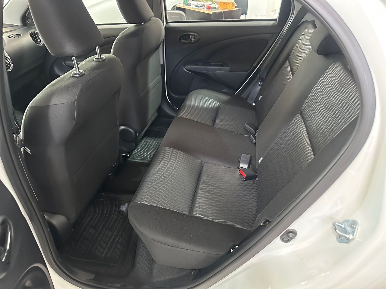 Toyota Etios Usado en Mendoza, deRuedas