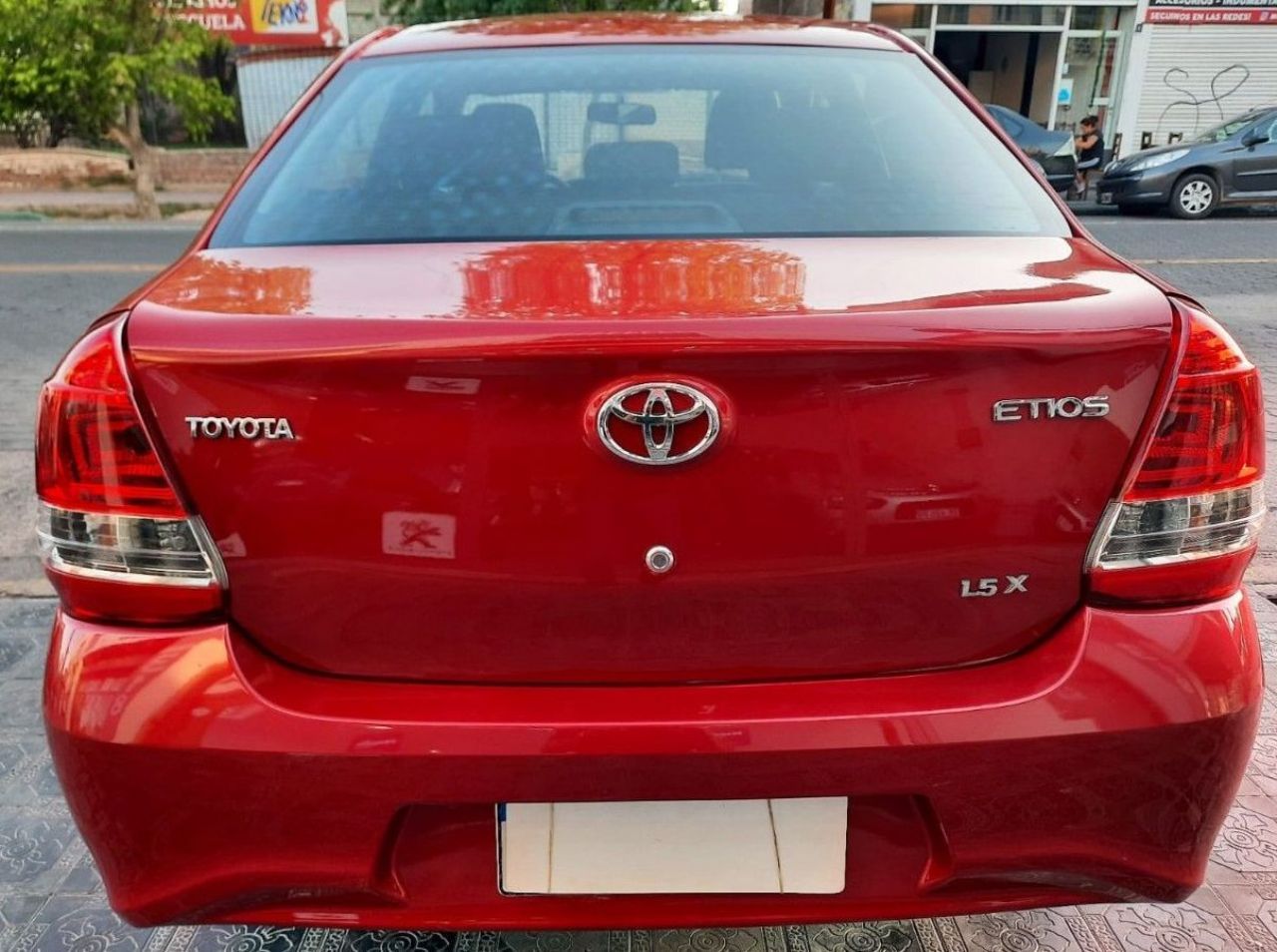 Toyota Etios Nuevo Financiado en Mendoza, deRuedas