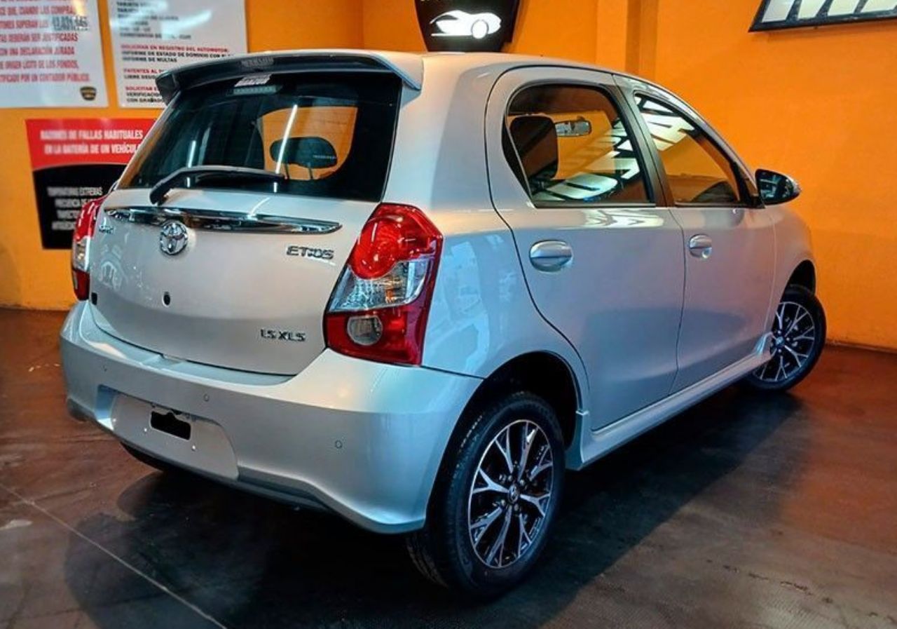 Toyota Etios Usado en Mendoza, deRuedas
