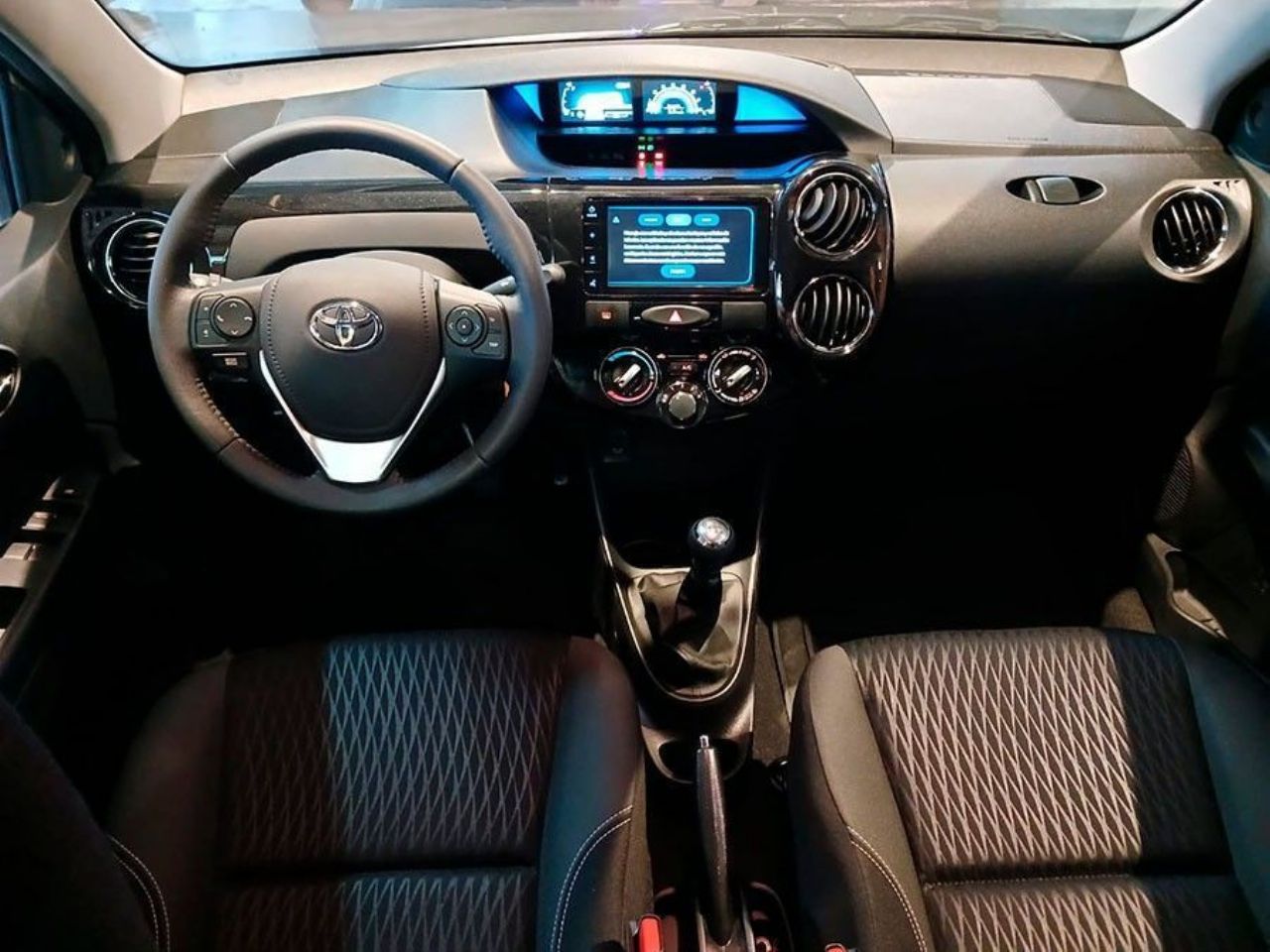 Toyota Etios Usado en Mendoza, deRuedas