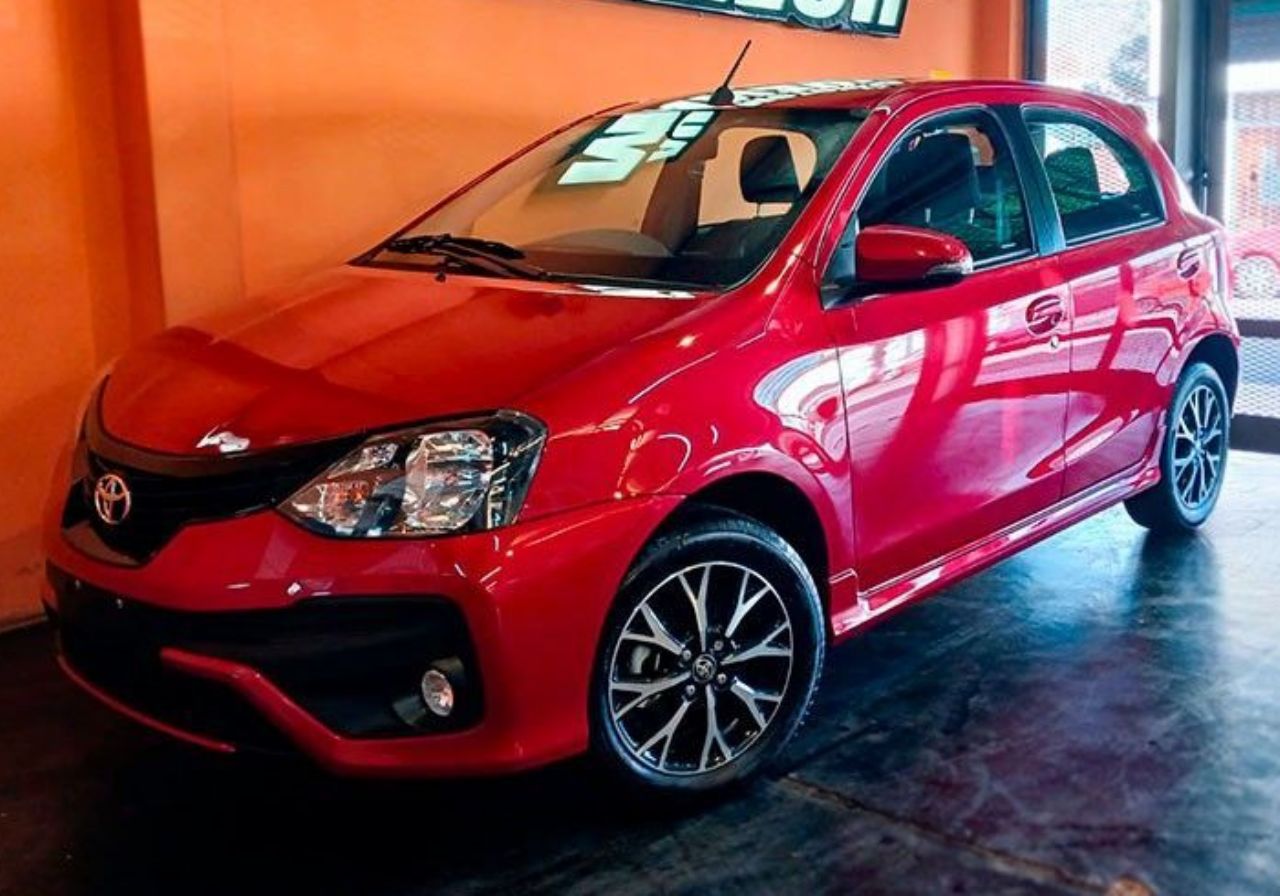 Toyota Etios Usado en Mendoza, deRuedas
