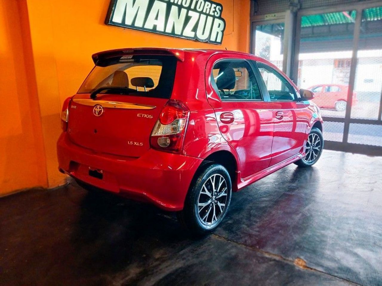 Toyota Etios Usado en Mendoza, deRuedas