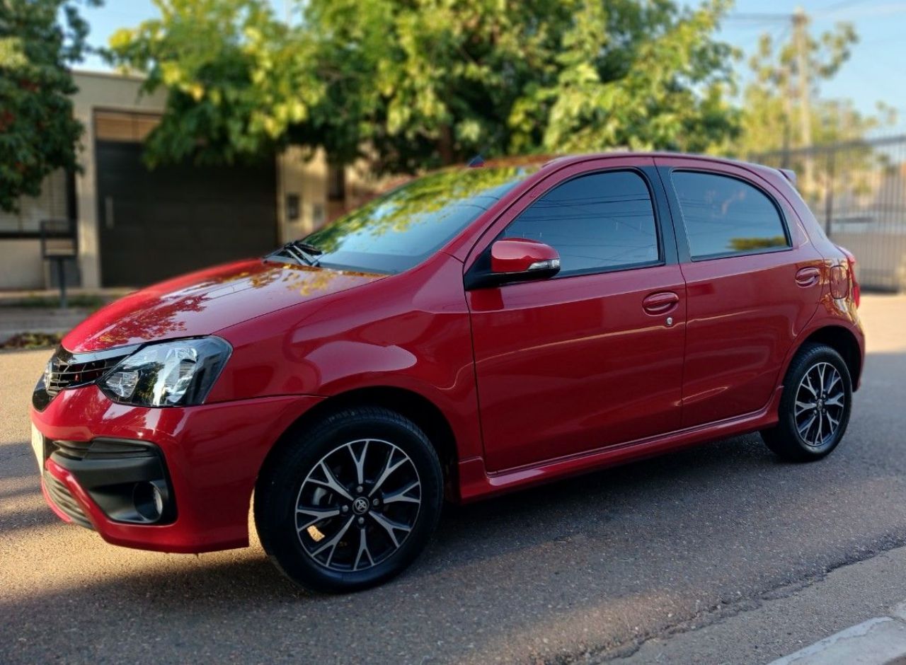 Toyota Etios Usado en Mendoza, deRuedas