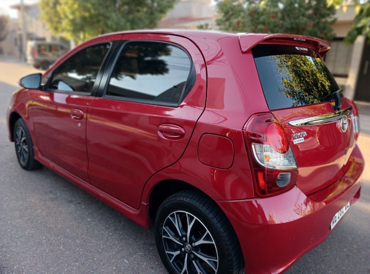 Toyota Etios Usado en Mendoza, deRuedas