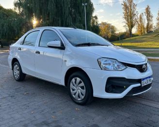 Toyota Etios Usado en Mendoza Financiado