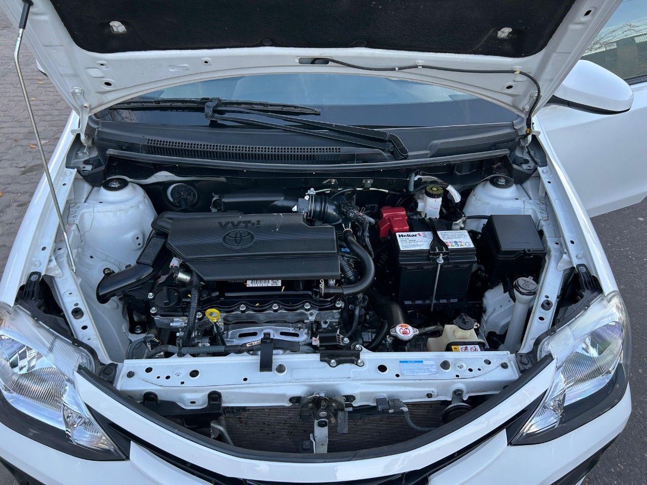 Toyota Etios Usado Financiado en Mendoza, deRuedas