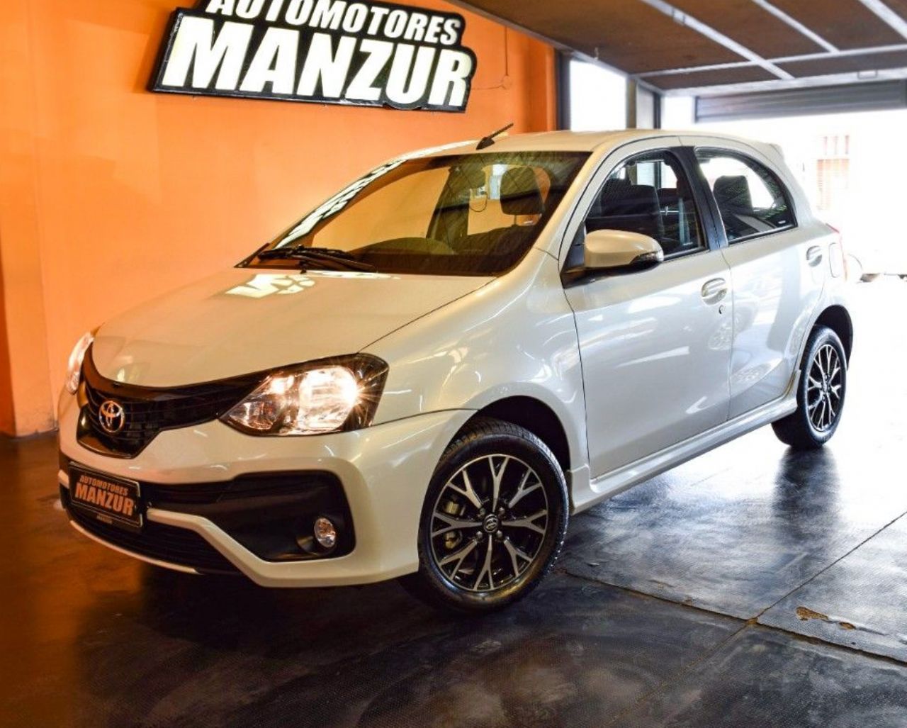 Toyota Etios Usado en Mendoza, deRuedas