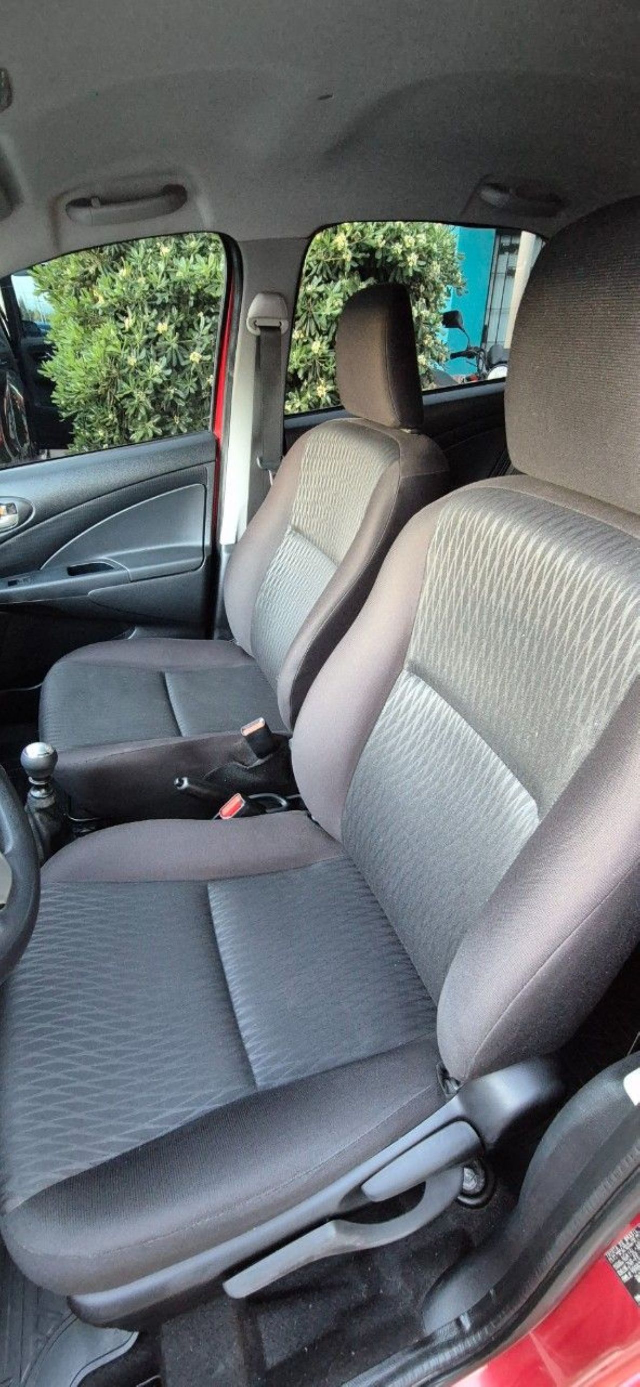 Toyota Etios Usado Financiado en Mendoza, deRuedas