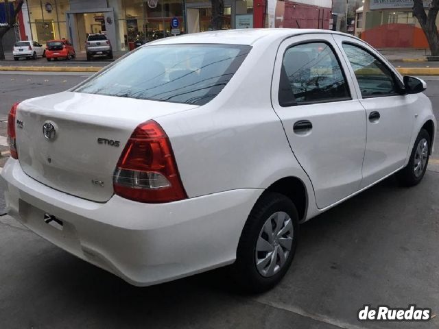 Toyota Etios Nuevo en Mendoza, deRuedas
