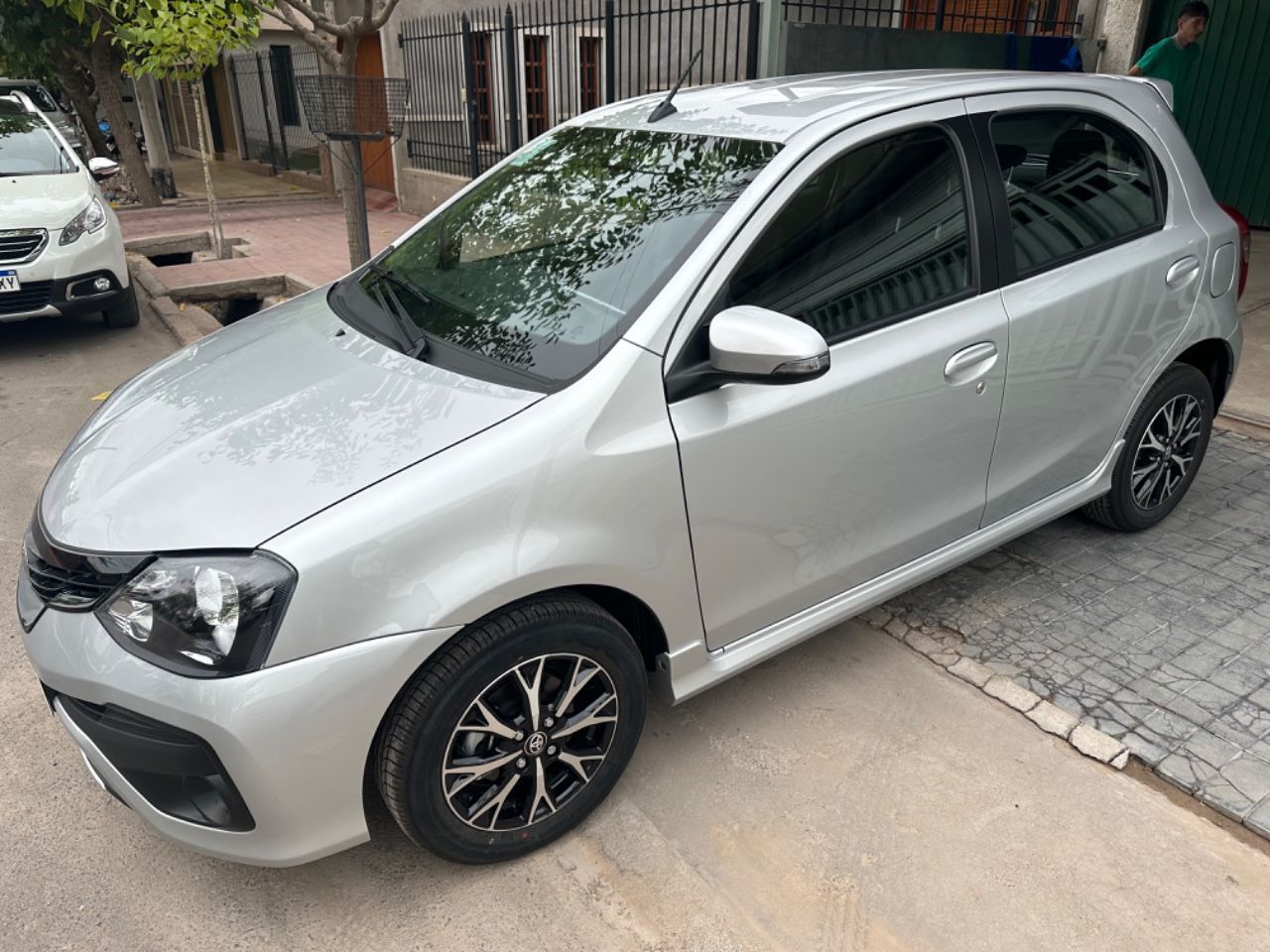 Toyota Etios Nuevo en Mendoza, deRuedas