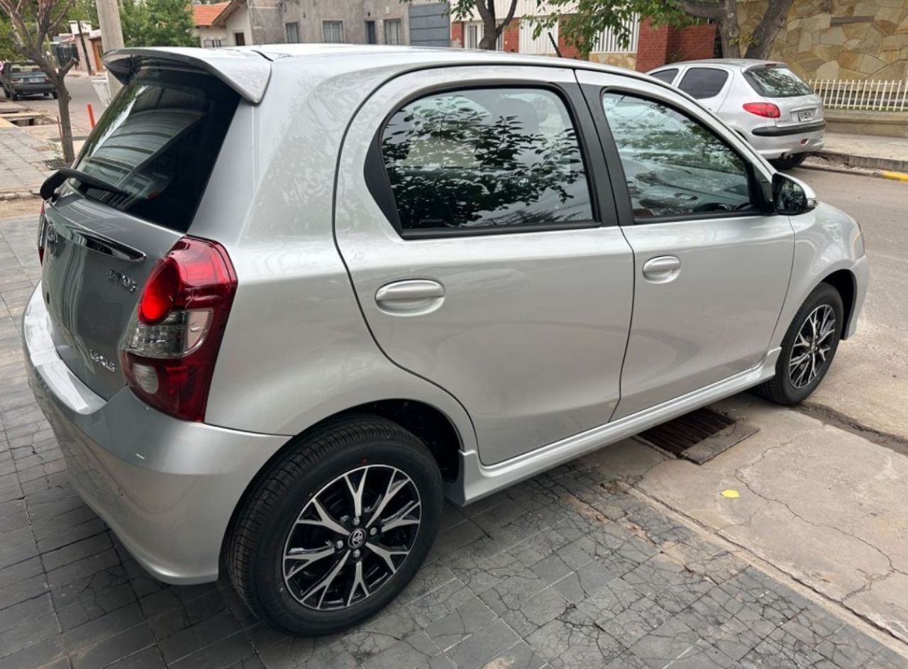 Toyota Etios Nuevo en Mendoza, deRuedas