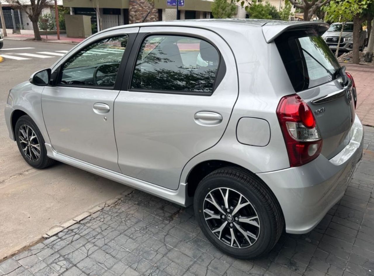 Toyota Etios Nuevo en Mendoza, deRuedas