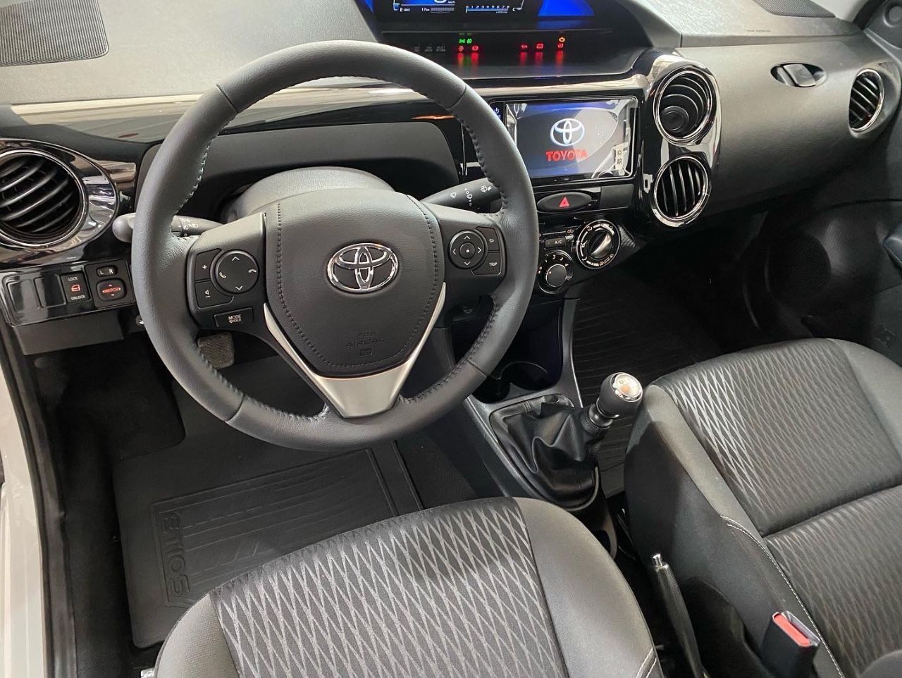 Toyota Etios Nuevo en Mendoza, deRuedas