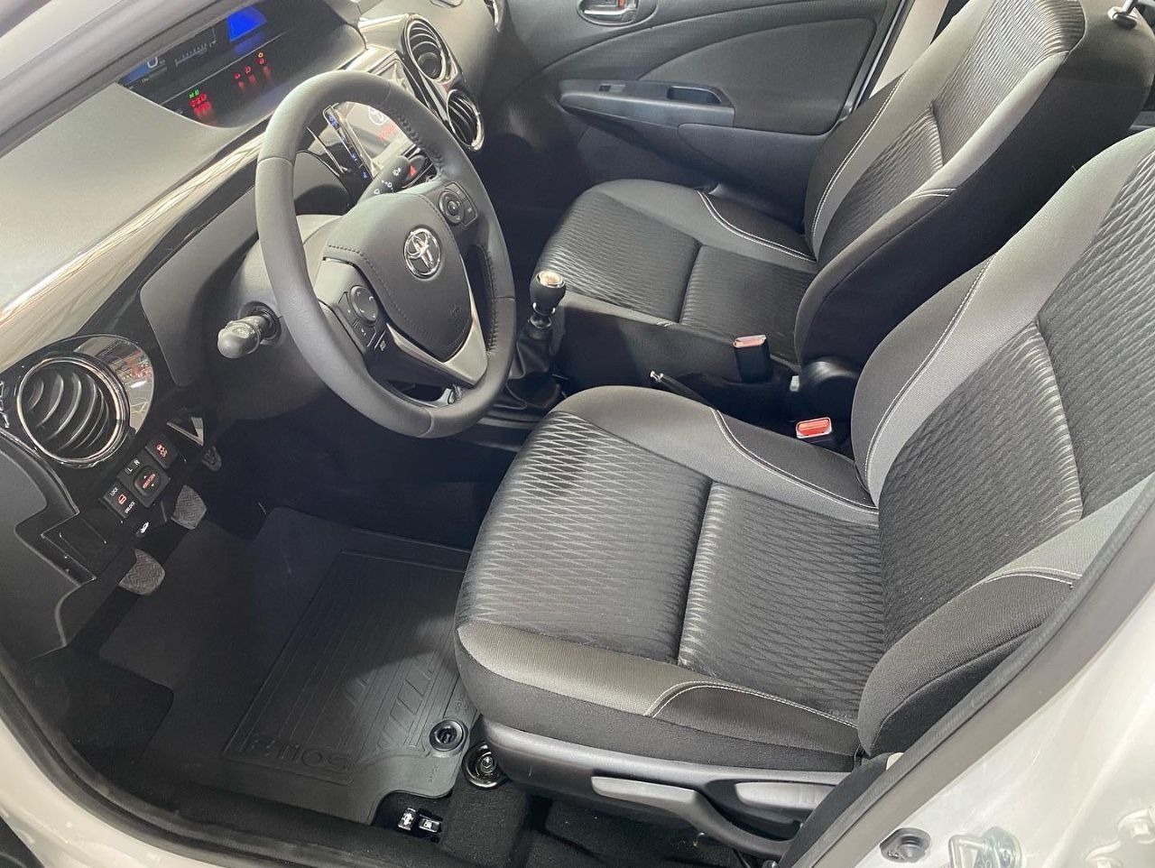 Toyota Etios Nuevo en Mendoza, deRuedas