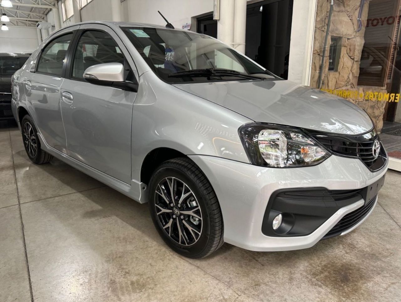 Toyota Etios Nuevo en Mendoza, deRuedas