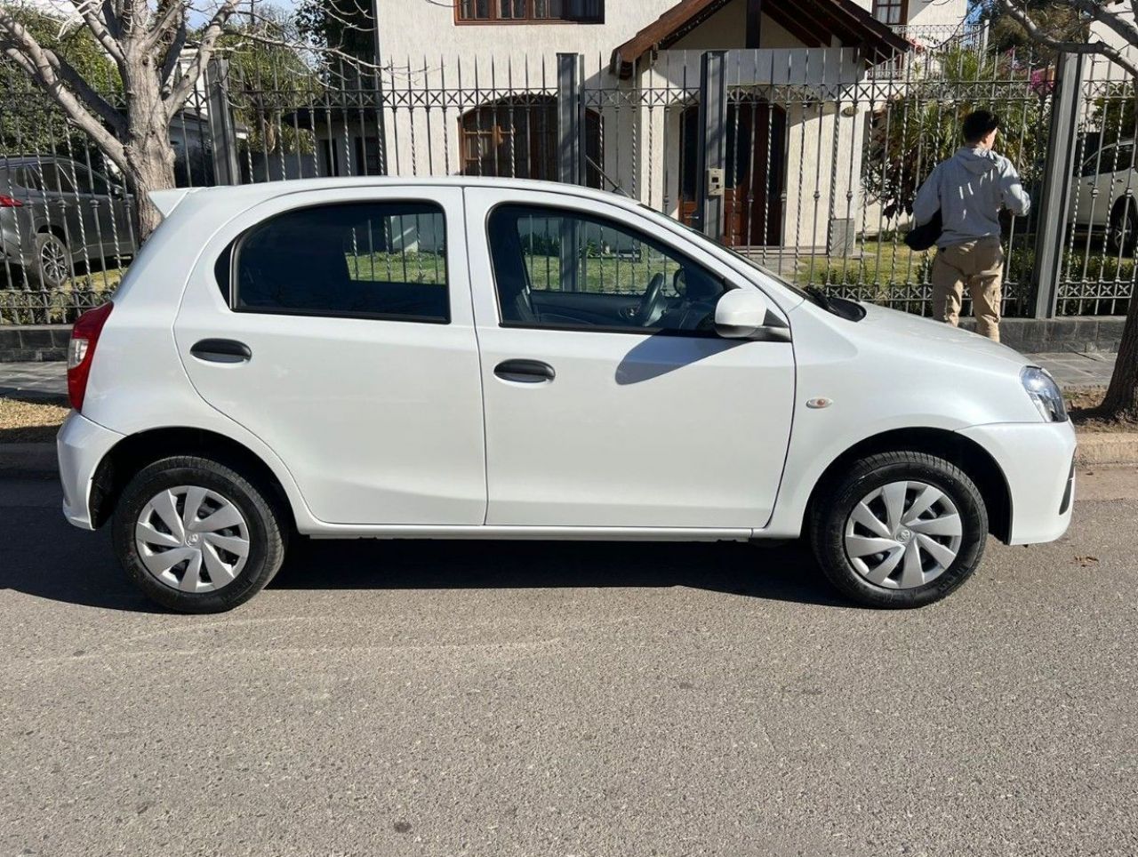 Toyota Etios Nuevo en Córdoba, deRuedas