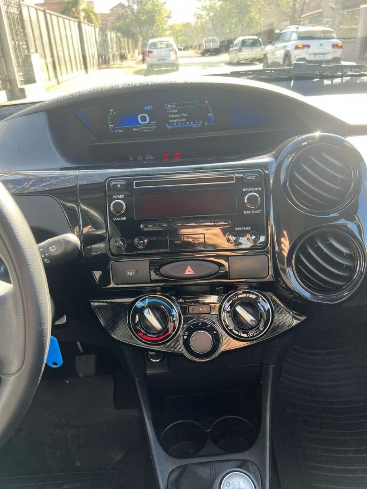 Toyota Etios Nuevo en Córdoba, deRuedas