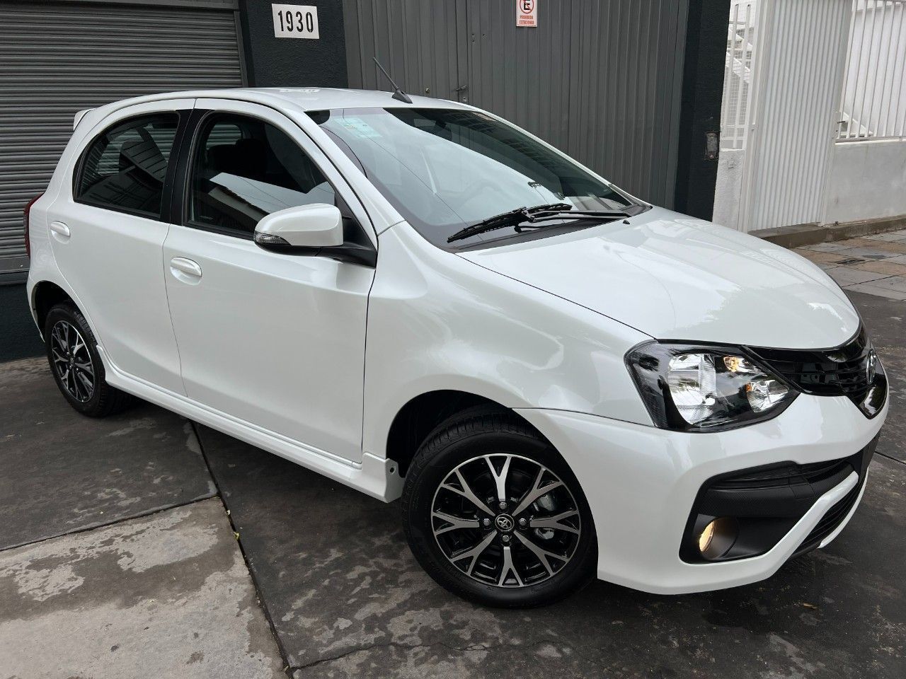 Toyota Etios Nuevo en Córdoba, deRuedas