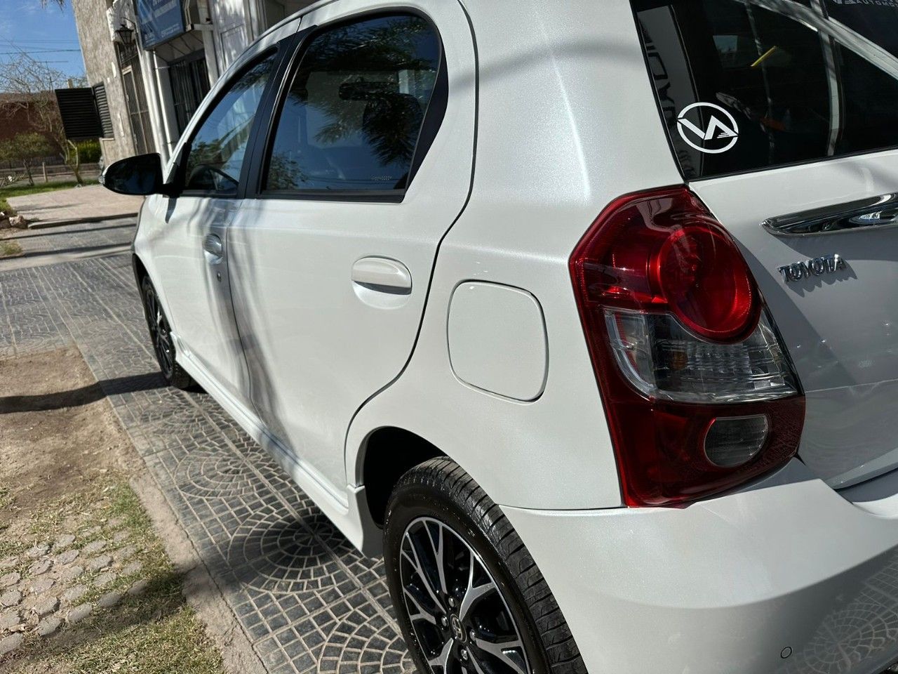 Toyota Etios Nuevo en San Juan, deRuedas