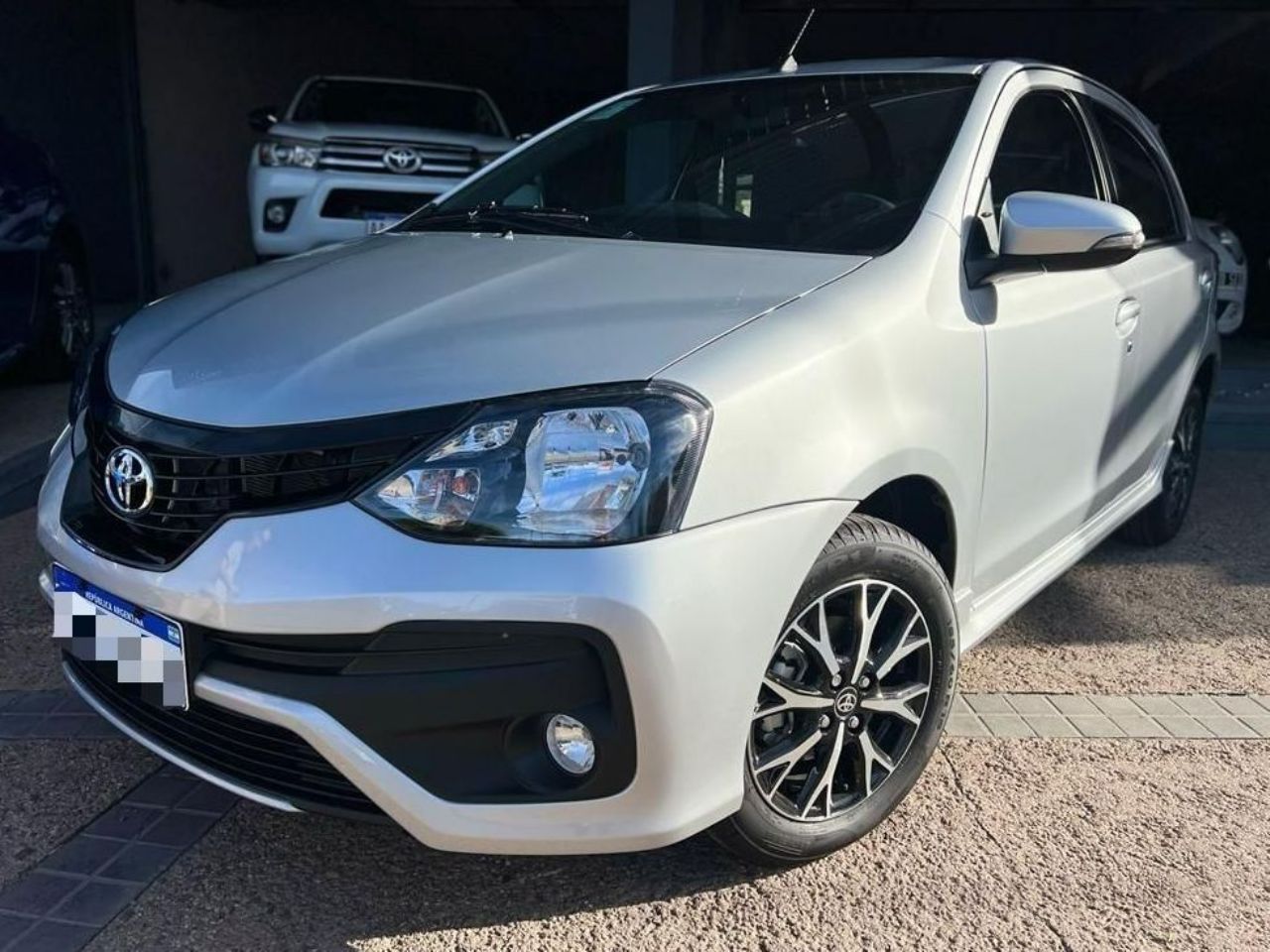 Toyota Etios Nuevo en Córdoba, deRuedas